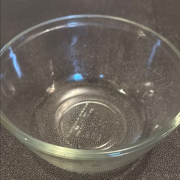 Anchor Hocking Clear Glass Mixing Bowl - Picture 4 of 5